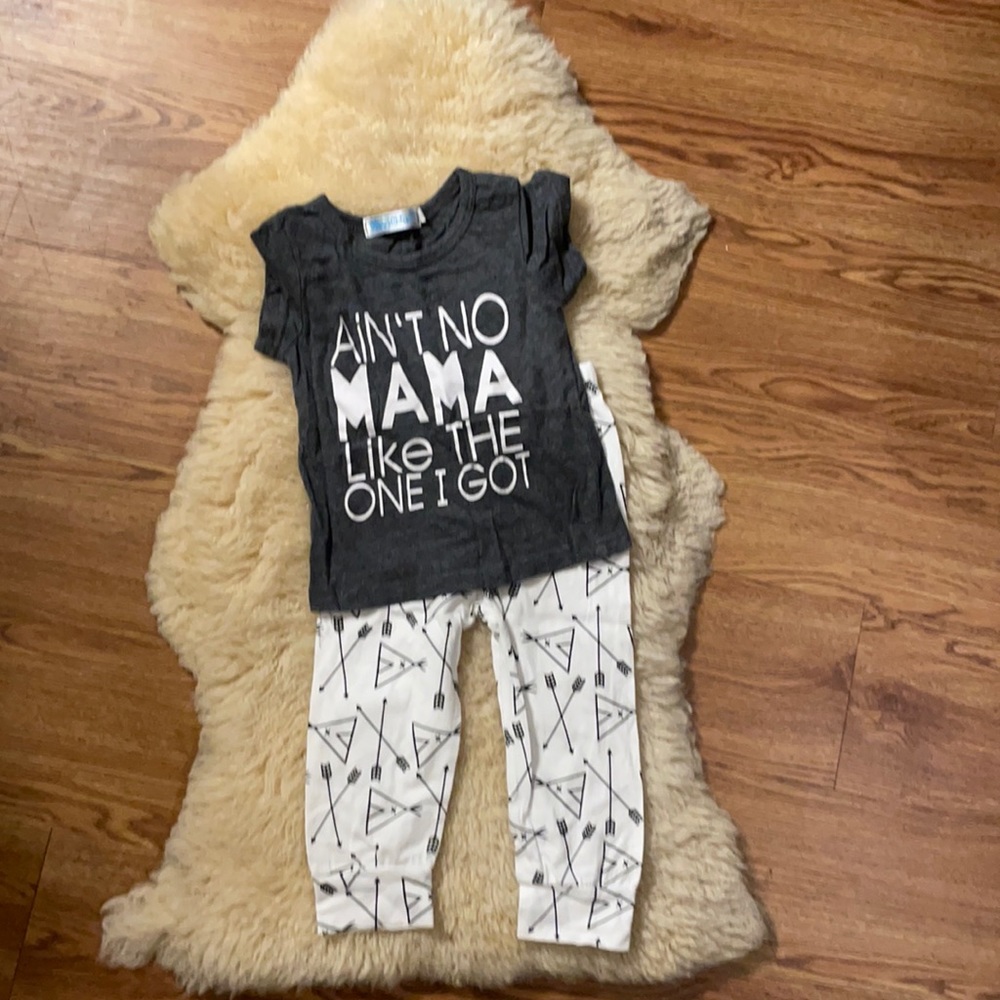 3-6 M adorable unisex outfit